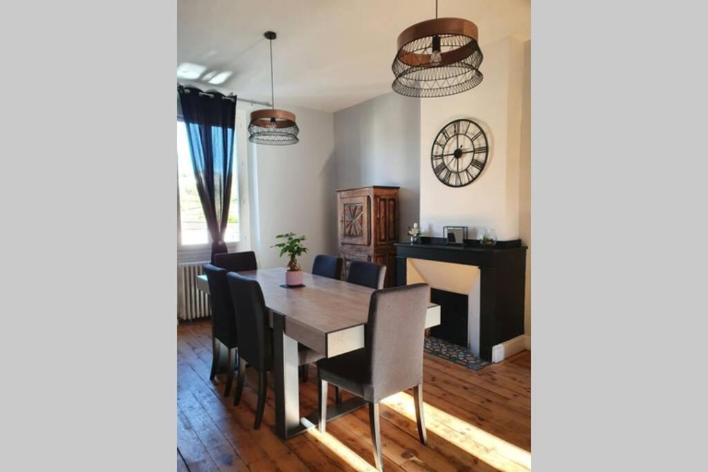 Appartement Spacieux, Wifi ,Cafe A Volonte Blaye-Les-Mines Exteriör bild