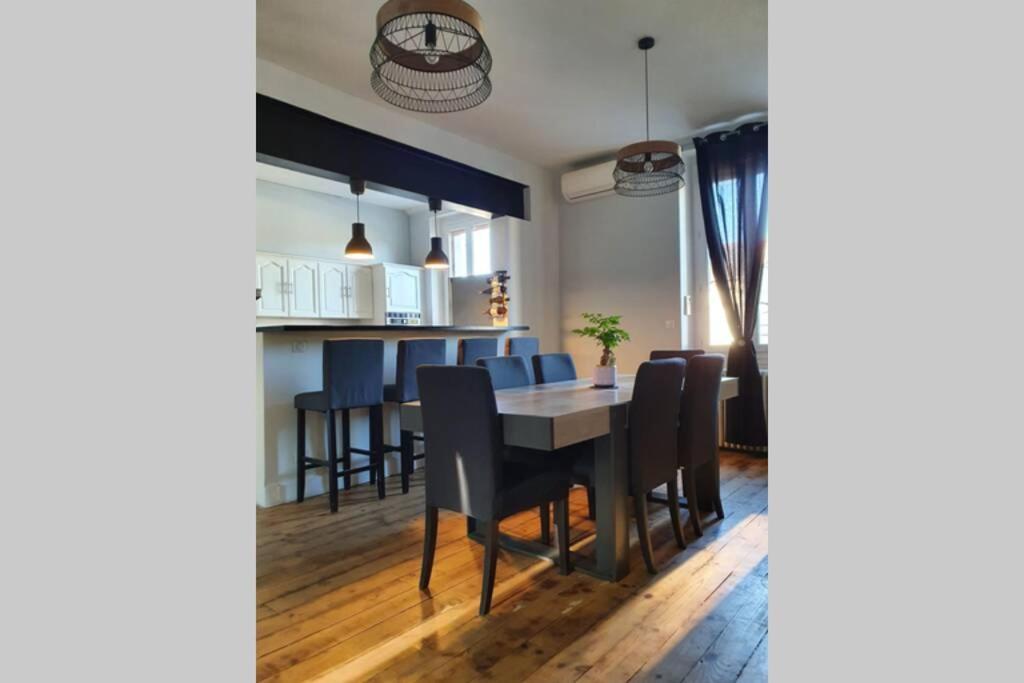 Appartement Spacieux, Wifi ,Cafe A Volonte Blaye-Les-Mines Exteriör bild