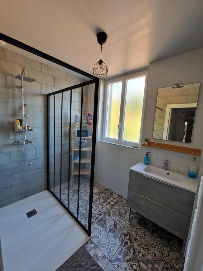 Appartement Spacieux, Wifi ,Cafe A Volonte Blaye-Les-Mines Exteriör bild
